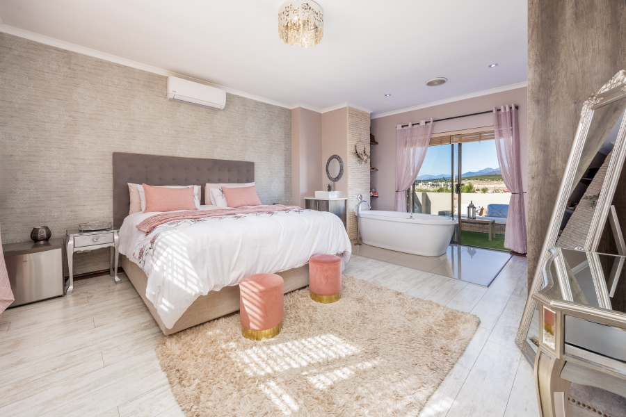 4 Bedroom Property for Sale in Rouxville Western Cape